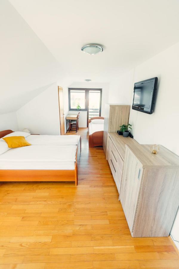 Frankovic Bed&Breakfast Vinica Luaran gambar